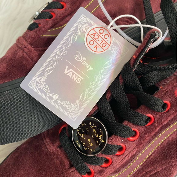 DISNEY x VANS Old Skool Stackform Sneakers - Picture 9 of 12